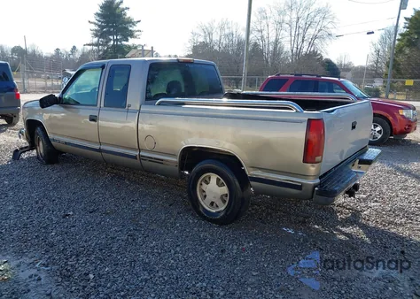 1998 Chevrolet C1500 Fleetside z USA, uszkodzony, nr VIN 2GCEC19M7W1274656